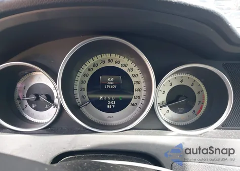 2013 Mercedes-Benz C 300 Sport 4Matic z USA, uszkodzony, nr VIN WDDGF8AB5DR259408